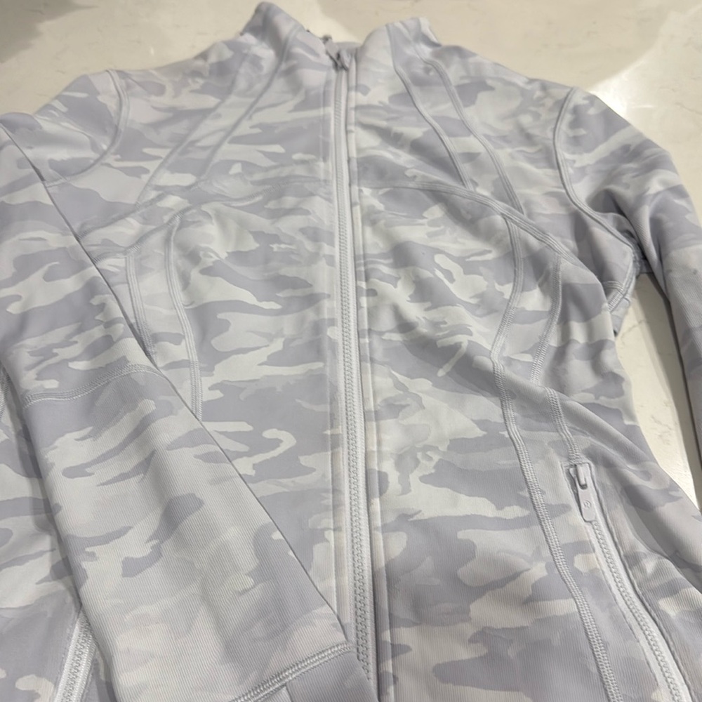 Lulu zip up